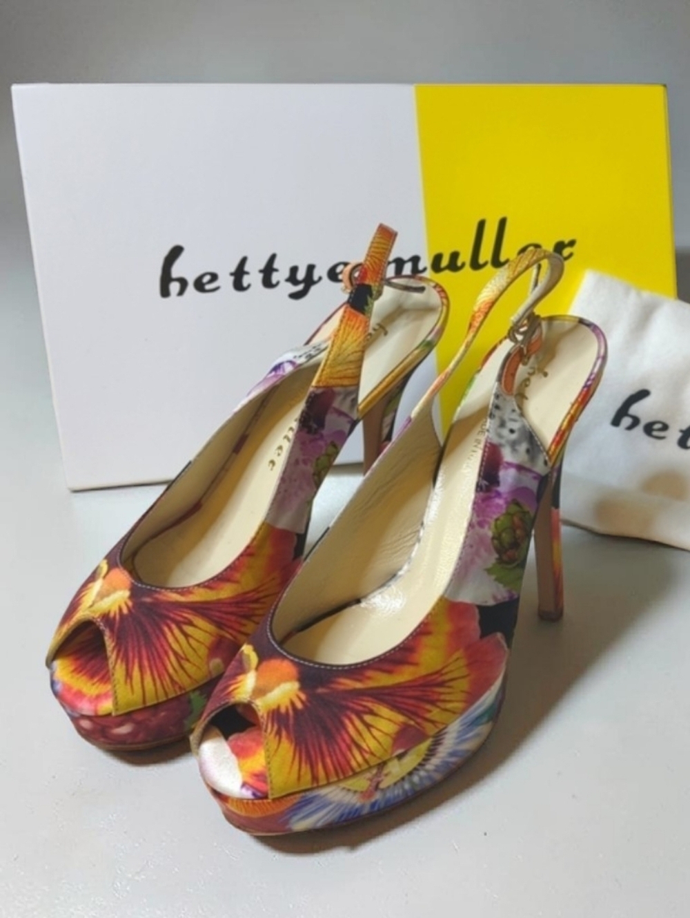 Bettye Muller Bombshell Slingback Platforms Floral EU36 US5.5-6
